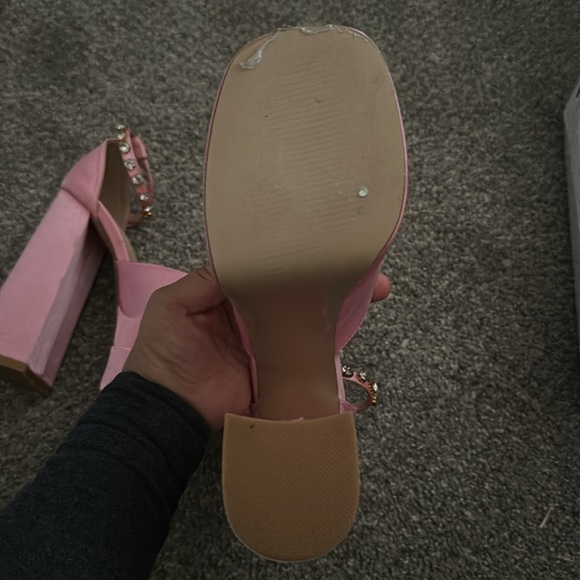 Cute coquette pink platforms heels Size 7.5. - Picture 5 of 7